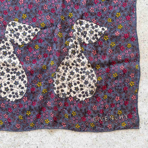 🍐🌼🌸 GIVENCHY Scarf Shawl Wrap Bandana Silk - Picture 3 of 4